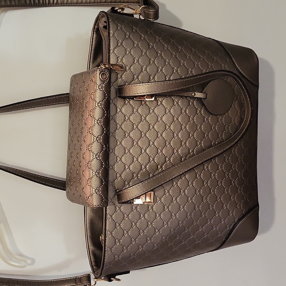 NWT Diophy medium gold tote purse - Picture 8 of 11